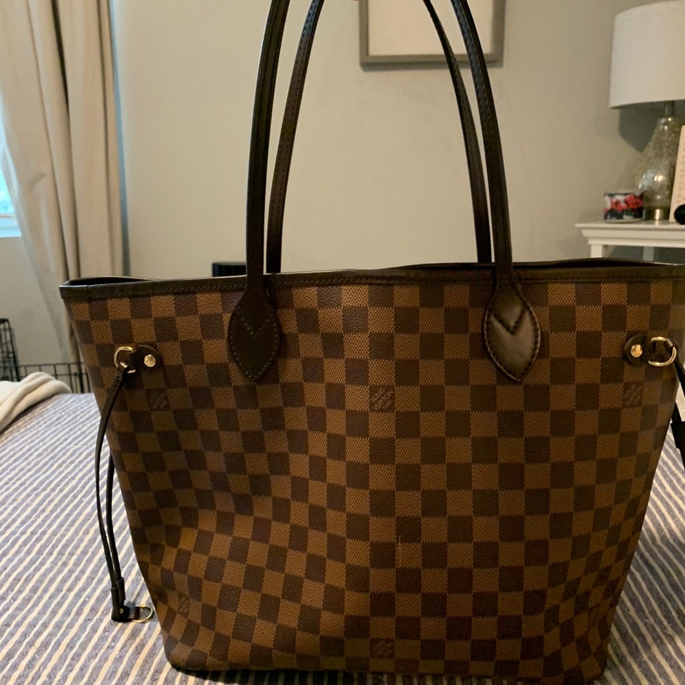 Louis Vuitton neverfull bag